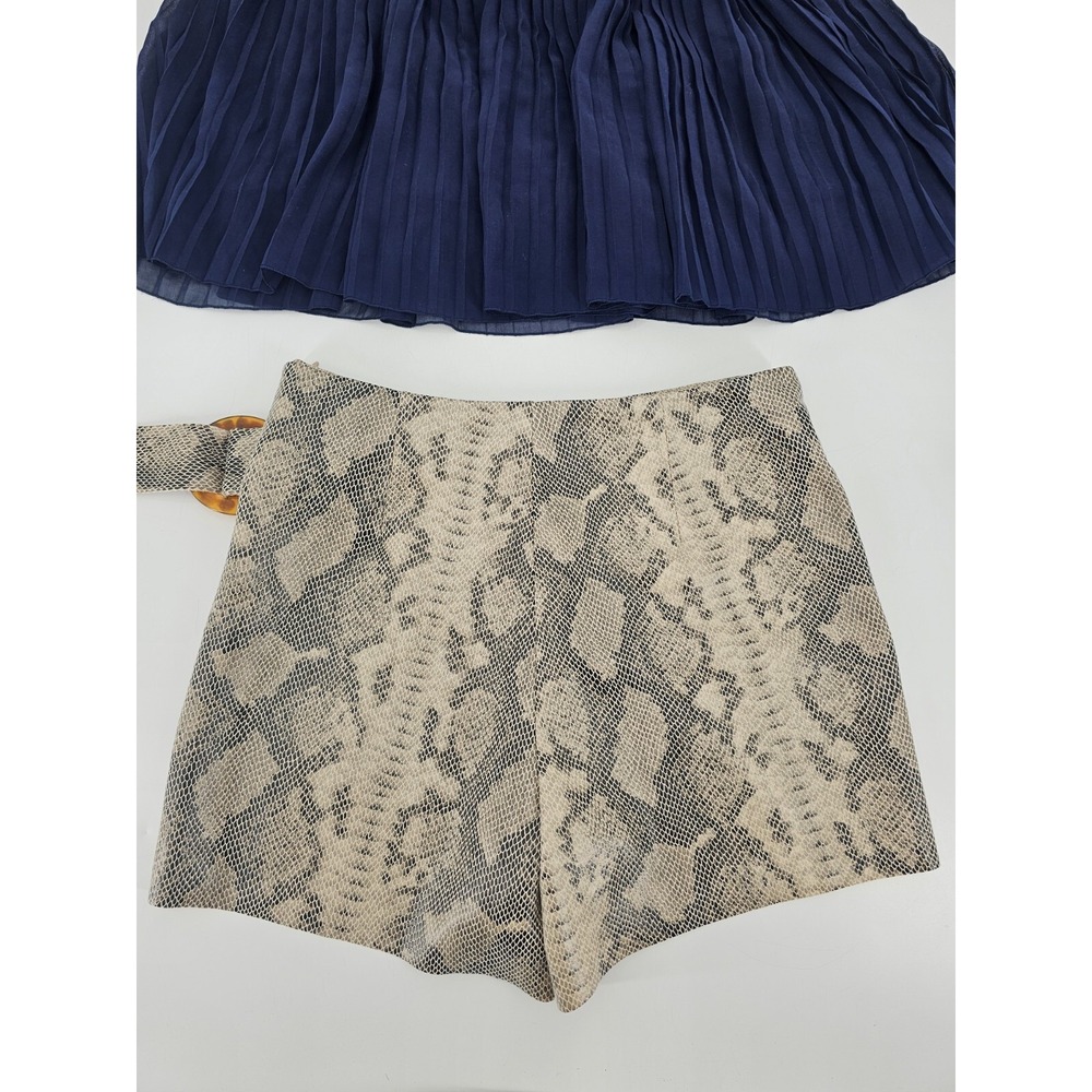 LOT OF 2 Zara Bermuda Skort Snake Print & Pleated Shorts Women's Sz Medium Multi - Picture 6 of 8